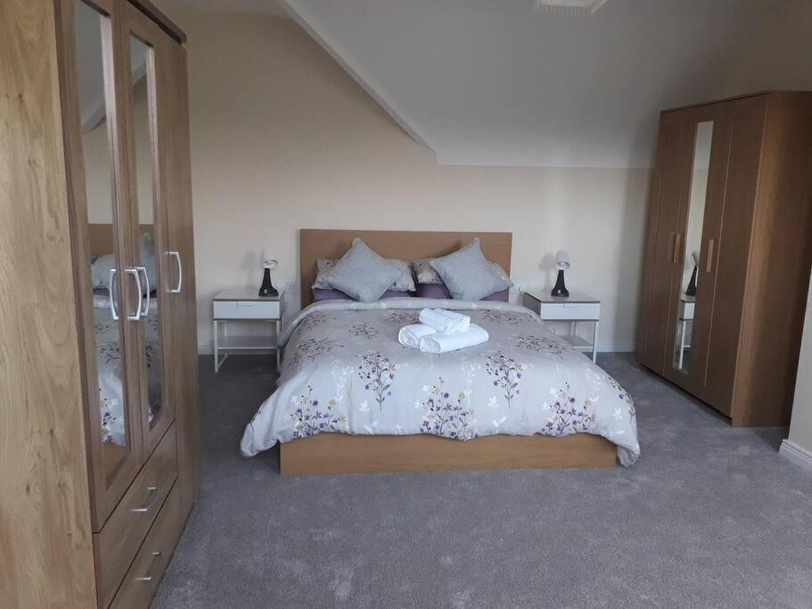 Dovecote Lodge On The 5 Star Lough Erne Resort Ballycassidy ภายนอก รูปภาพ