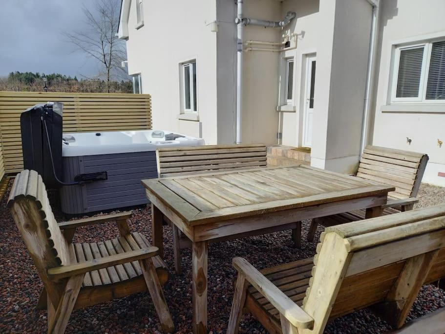 Dovecote Lodge On The 5 Star Lough Erne Resort Ballycassidy ภายนอก รูปภาพ