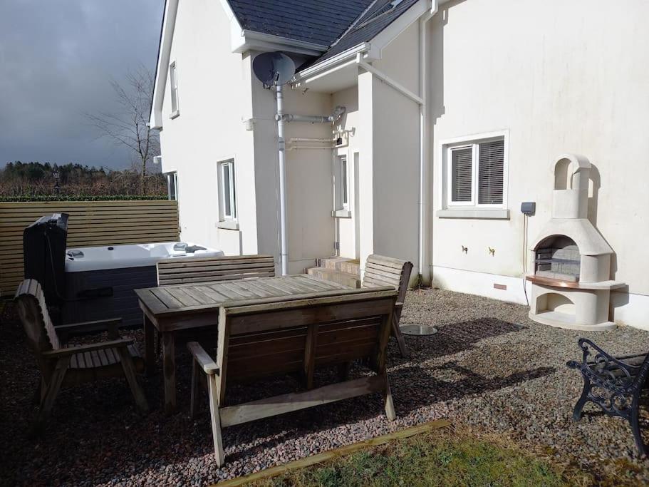 Dovecote Lodge On The 5 Star Lough Erne Resort Ballycassidy ภายนอก รูปภาพ