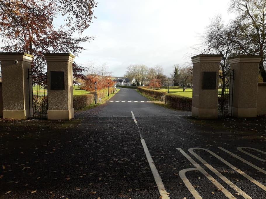 Dovecote Lodge On The 5 Star Lough Erne Resort Ballycassidy ภายนอก รูปภาพ